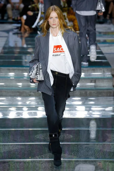 Look 4
